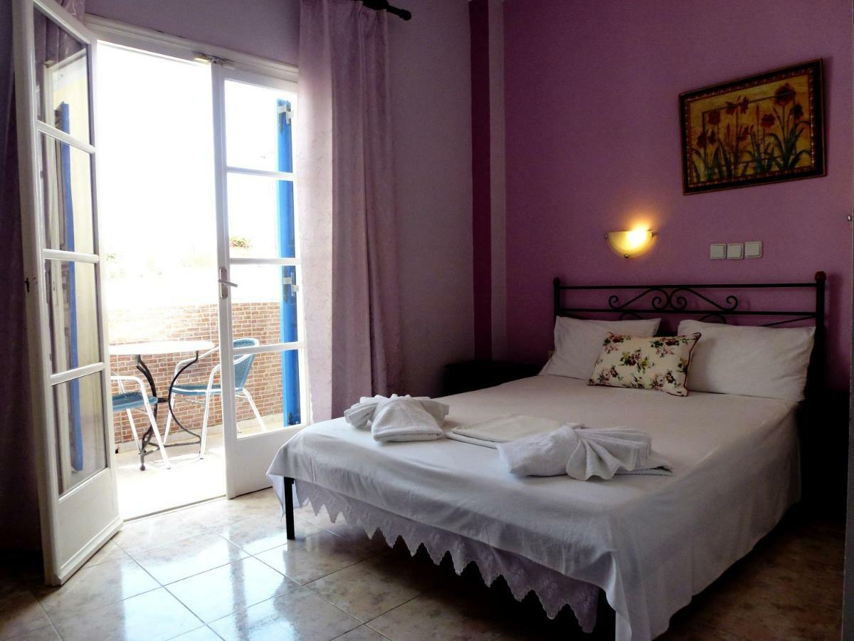 Bougainvillea Suites Kamári Dış mekan fotoğraf