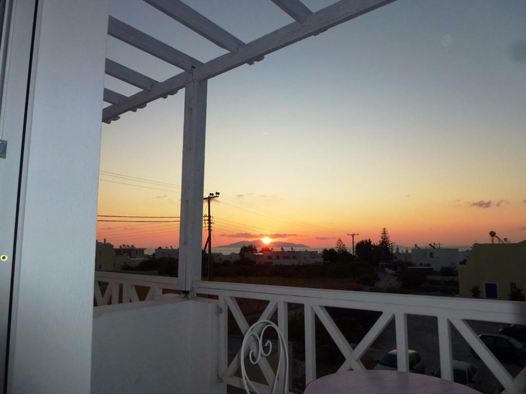 Bougainvillea Suites Kamári Dış mekan fotoğraf